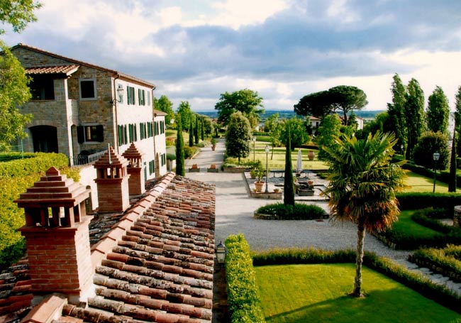 Manieri, castelli, ville antiche. Le case più lussuose d’Italia. FOTO Manieri, castelli, ville antiche. Le case più lussuose d’Italia. FOTO