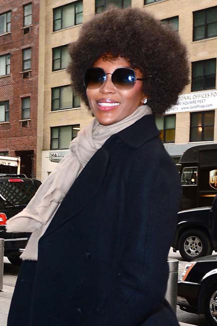“Vietate le trecce e i look afro”. E’ polemica tra le soldatesse Usa “Vietate le trecce e i look afro”. E’ polemica tra le soldatesse Usa