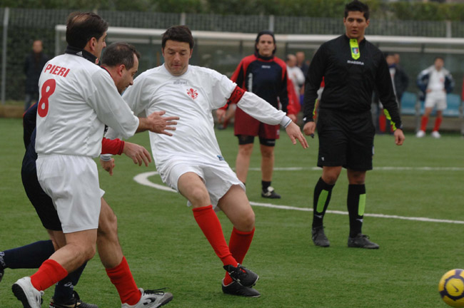 Renzi: “Partita del cuore? Caso ridicolo: mi costa ma non gioco” Renzi: “Partita del cuore? Caso ridicolo: mi costa ma non gioco”