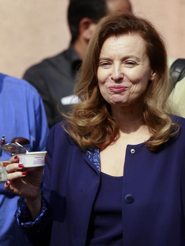 Ritorno di fiamma Hollande-Trierweiler. E la Gayet torna alla sua vita da single