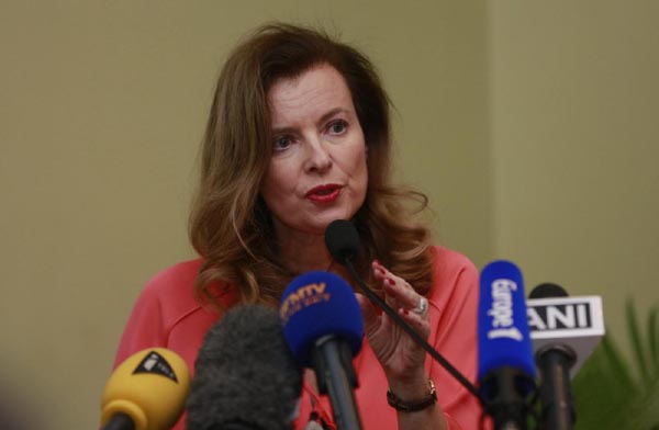 Ritorno di fiamma Hollande-Trierweiler. E la Gayet torna alla sua vita da single