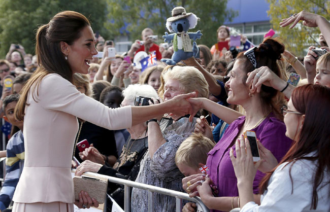 E Kate Middleton fa la dj. LE FOTO