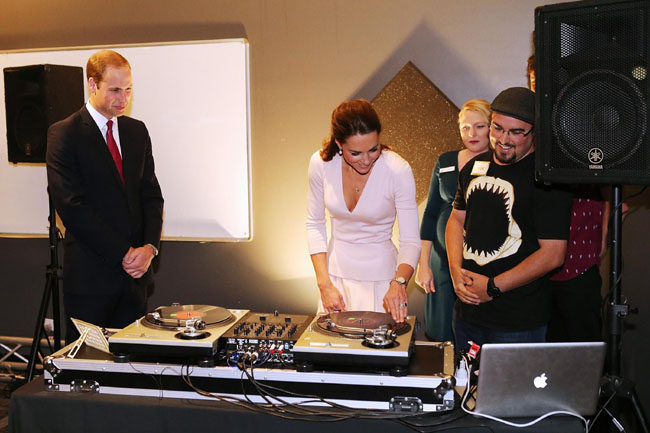 E Kate Middleton fa la dj. LE FOTO
