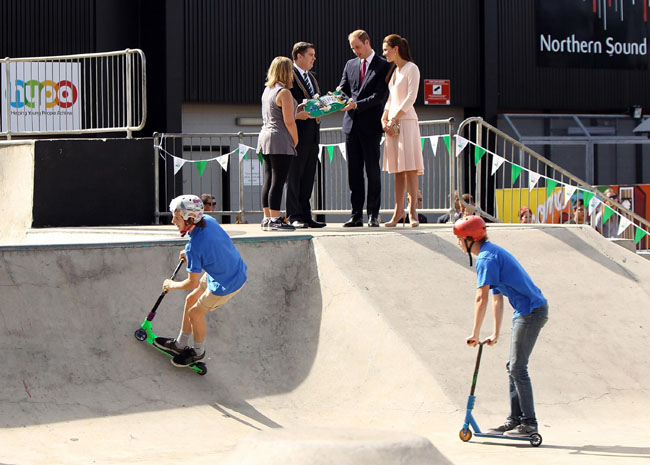 E Kate Middleton fa la dj. LE FOTO