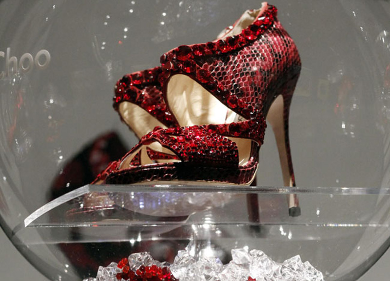 Tacchi a spillo alla borsa di Londra: Merrill Lynch per l’Ipo di Jimmy Choo Tacchi a spillo alla borsa di Londra: Merrill Lynch per l’Ipo di Jimmy Choo