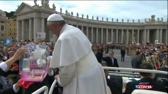 Roncalli-Wojtyla, maxi-canonizzazione in Vaticano Roncalli-Wojtyla, maxi-canonizzazione in Vaticano