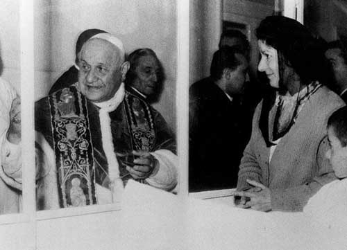 Canonizzazioni, Papa Emerito concelebrerà con Francesco Canonizzazioni, Papa Emerito concelebrerà con Francesco