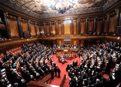 Riforme, ecco come sarà il Senato. Renzi convince la minoranza Pd