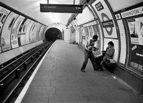 Londra, la metro si ferma per uno sciopero. Rischio caos Londra, la metro si ferma per uno sciopero. Rischio caos