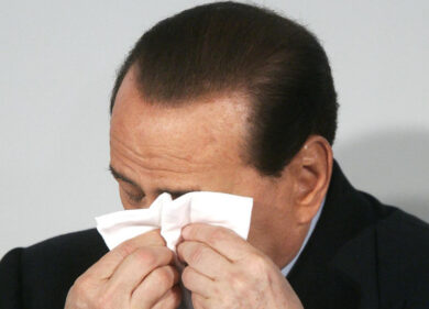 Berlusconi alla Sacra Famiglia: un’ora per i dettagli sui suoi servizi sociali