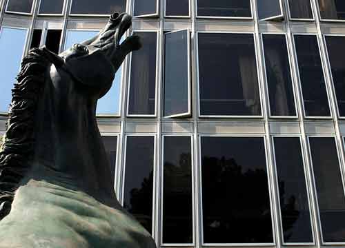 Renzi sale sul cavallo di viale Mazzini: via alla cessione di RaiWay Renzi sale sul cavallo di viale Mazzini: via alla cessione di RaiWay