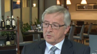 VIDEO: Merkel: “Parole di Berlusconi assurde”. Juncker: sono nauseato