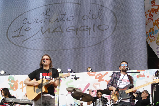 Il Concertone infiamma la politica. Delrio su Affari replica a Pelù