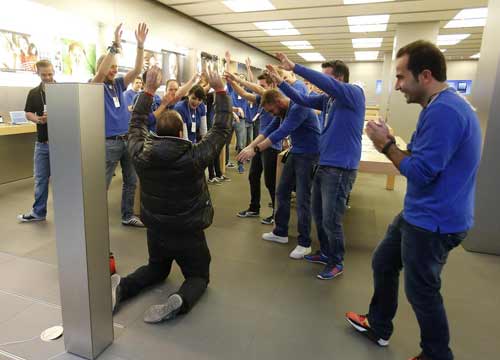 Guerra di Brevetti, Samsung deve pagare 119 milioni di dlr a Apple Guerra di Brevetti, Samsung deve pagare 119 milioni di dlr a Apple