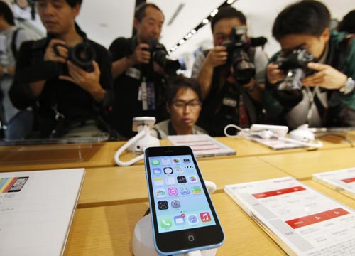 Guerra di Brevetti, Samsung deve pagare 119 milioni di dlr a Apple Guerra di Brevetti, Samsung deve pagare 119 milioni di dlr a Apple