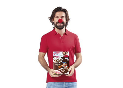 Pirlo stile Patch Adams per far sorridere i bambini in ospedale Pirlo stile Patch Adams per far sorridere i bambini in ospedale