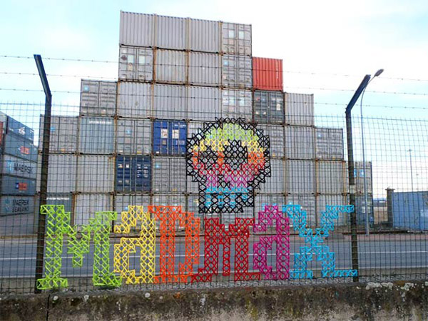 Murales a “punto croce”. La nuova frontiera della street art Murales a “punto croce”. La nuova frontiera della street art