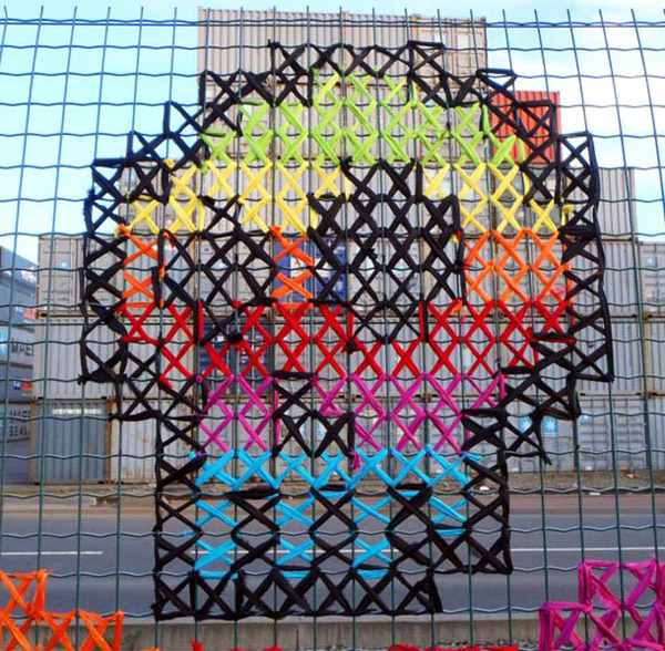 Murales a “punto croce”. La nuova frontiera della street art Murales a “punto croce”. La nuova frontiera della street art