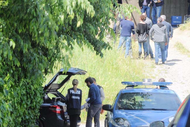 Donne crocifisse, l’incubo del mostro. Guarda le foto dell’omicidio Donne crocifisse, l’incubo del mostro. Guarda le foto dell’omicidio
