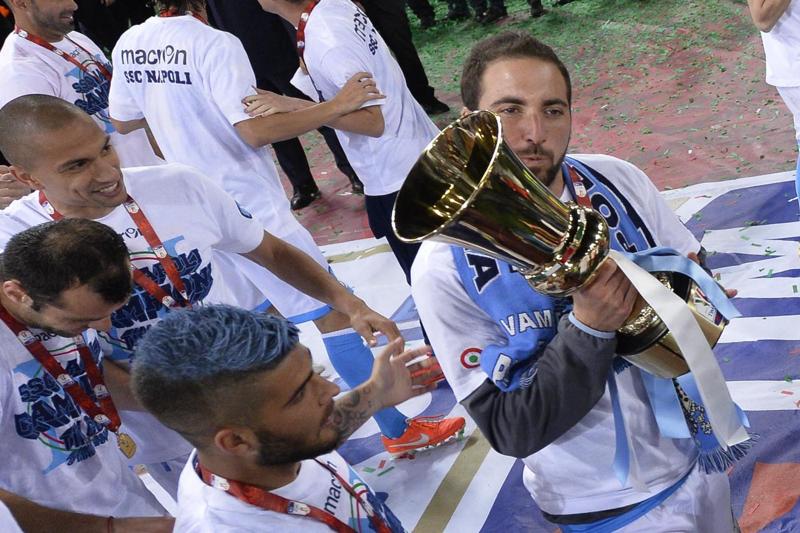 Lo zio di Ciro attacca: “Soccorsi lenti. Genny ‘a Carogna? L’ho ringraziato” Lo zio di Ciro attacca: “Soccorsi lenti. Genny ‘a Carogna? L’ho ringraziato”