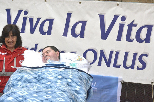 Protesta dei malati di Sla. Oltre al presidio lo sciopero della fame Protesta dei malati di Sla. Oltre al presidio lo sciopero della fame