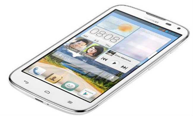 Low cost e perfetto per i selfie: Huawei sfodera il P7 Low cost e perfetto per i selfie: Huawei sfodera il P7