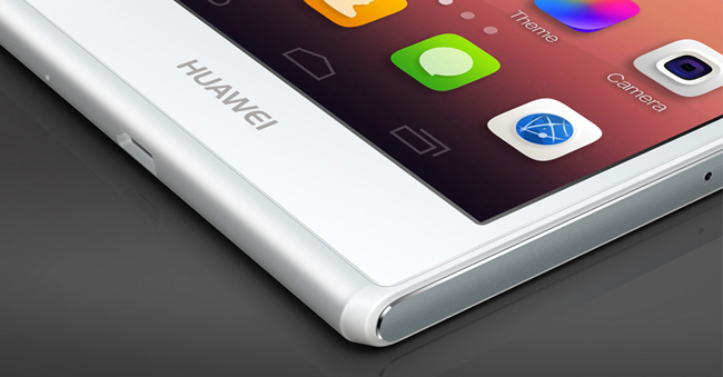 Low cost e perfetto per i selfie: Huawei sfodera il P7 Low cost e perfetto per i selfie: Huawei sfodera il P7