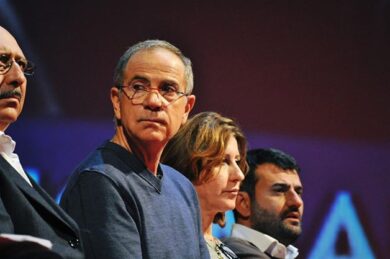 Decaro spera nel primo turno. Comunali, è caccia agli indecisi