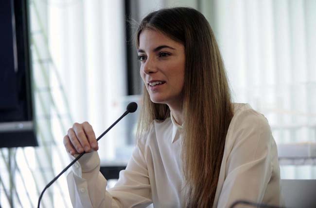 Esordio boom della Innocenzi: 10% e con Renzi batte Santoro