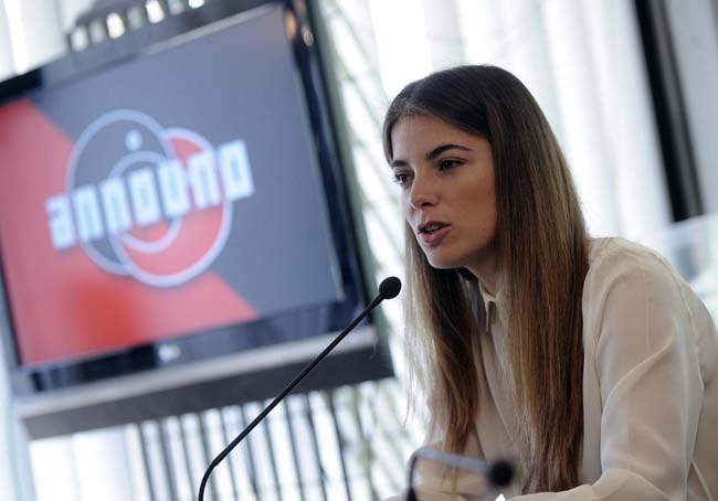 Esordio boom della Innocenzi: 10% e con Renzi batte Santoro