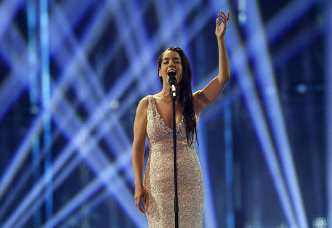 Conchita vince all’Eurovision tra le polemiche e “rilancia il valore della tolleranza”