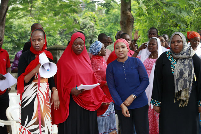 Giovani nigeriane “convertite all’Islam”. Boko Haram: “Scambio di prigionieri” Giovani nigeriane “convertite all’Islam”. Boko Haram: “Scambio di prigionieri”