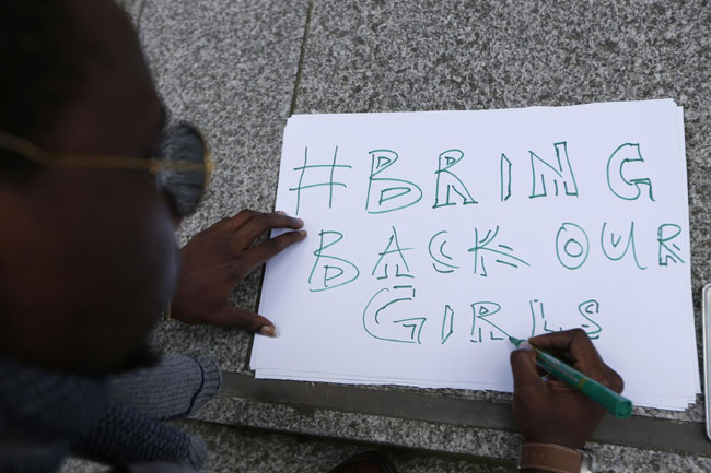 Giovani nigeriane “convertite all’Islam”. Boko Haram: “Scambio di prigionieri” Giovani nigeriane “convertite all’Islam”. Boko Haram: “Scambio di prigionieri”