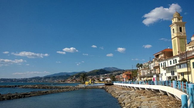 Mare, ecco le Bandiere blu 2014. Tutte le spiagge top Mare, ecco le Bandiere blu 2014. Tutte le spiagge top