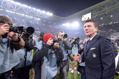 Ingenerosi i fischi a Mazzarri (ha fatto meglio di Benitez a Napoli). Va giudicato a fine 2015