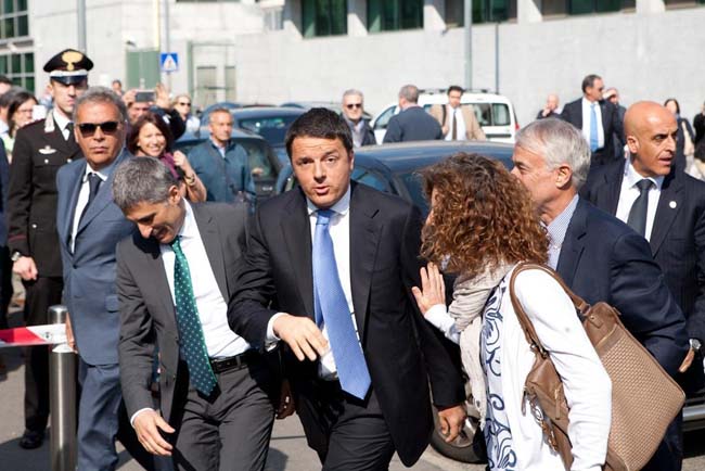 Expo, Renzi contestato a Milano. “Lo Stato è più forte dei ladri” Expo, Renzi contestato a Milano. “Lo Stato è più forte dei ladri”