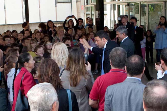 Expo, Renzi contestato a Milano. “Lo Stato è più forte dei ladri” Expo, Renzi contestato a Milano. “Lo Stato è più forte dei ladri”