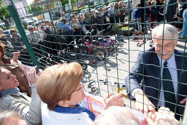 Expo, Renzi contestato a Milano. “Lo Stato è più forte dei ladri” Expo, Renzi contestato a Milano. “Lo Stato è più forte dei ladri”