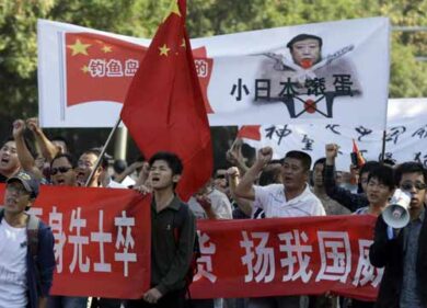 Il Vietnam si ribella all’invasione di Pechino. Assaltate 15 fabbriche cinesi