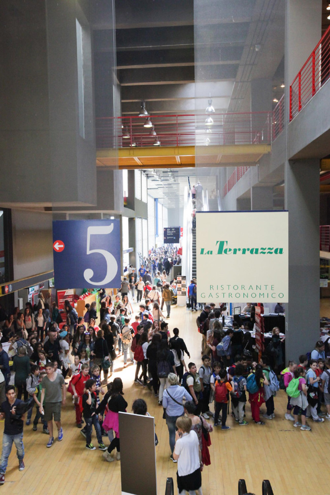 Tra “Vattelapesca” e “Non so cosa”. Ma è sempre Holden. È sempre “il libro”…