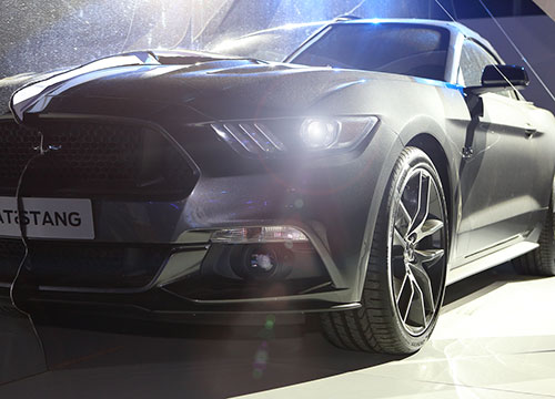 Ford Mustang, una notte al Foro. Al super tennis gioca la muscle-car