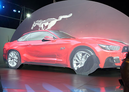 Ford Mustang, una notte al Foro. Al super tennis gioca la muscle-car