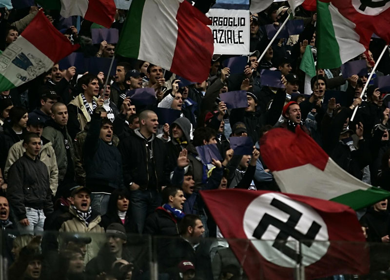 Colpo della Digos contro i nazisti milanesi: quattro indagati Colpo della Digos contro i nazisti milanesi: quattro indagati
