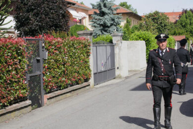 Famiglia di tre persone massacrata nel Vercellese. Il giallo