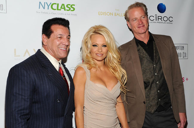 Pamela Anderson, la rivelazione shock: “Violentata all’età di 12 anni” Pamela Anderson, la rivelazione shock: “Violentata all’età di 12 anni”