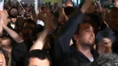 VIDEO: Renzi a Napoli contestato da disoccupati e movimenti per la casa