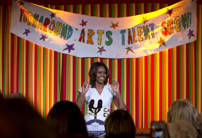 Michelle Obama lancia “Turnaround Arts”: a scuola tra musica e arte Michelle Obama lancia “Turnaround Arts”: a scuola tra musica e arte
