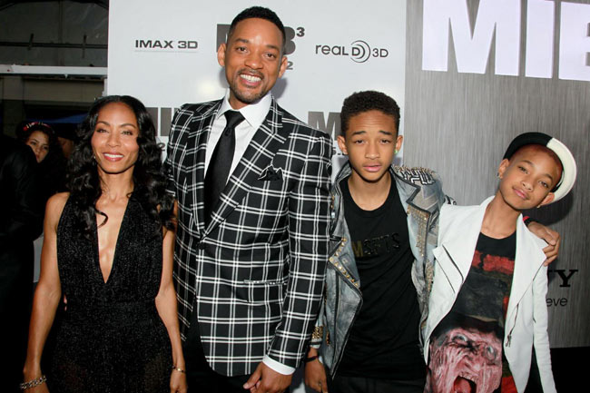 13enne, selfie con un uomo a letto. Nei guai i genitori di Willow Smith