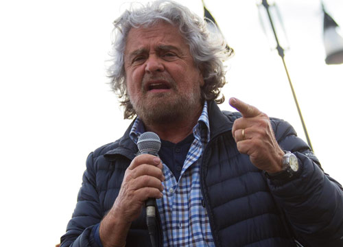 Il libro del M5S: “Ecco quale Europa vogliamo”. La prefazione di Grillo&Casaleggio