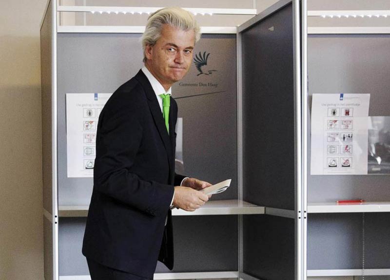 Europee, in Olanda urne già chiuse. Flop degli euroscettici Europee, in Olanda urne già chiuse. Flop degli euroscettici